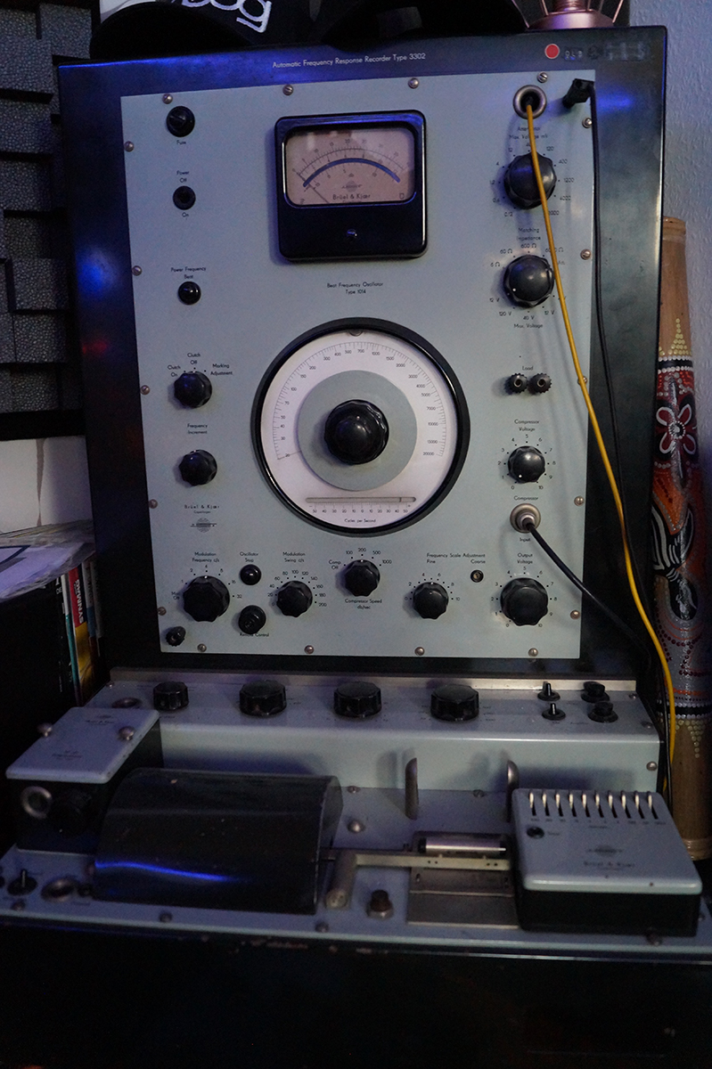 Maik Schmidt - Automatic Frequency Responce Recorder Type 3302